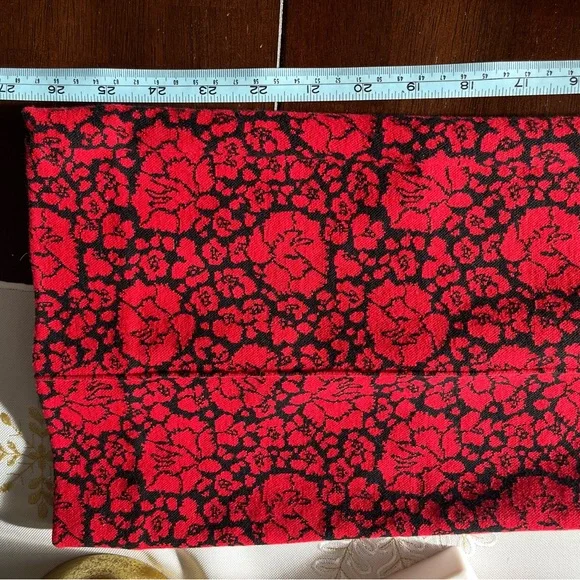 Anthropologie Maeve The Margot Kick-Flare Cropped Pants Red Floral Motif Medium - Picture 7 of 8